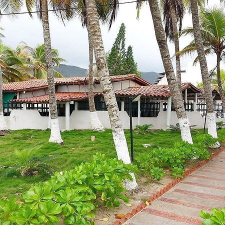 Hotel Golden Paradise Playa El Agua Bagian luar foto