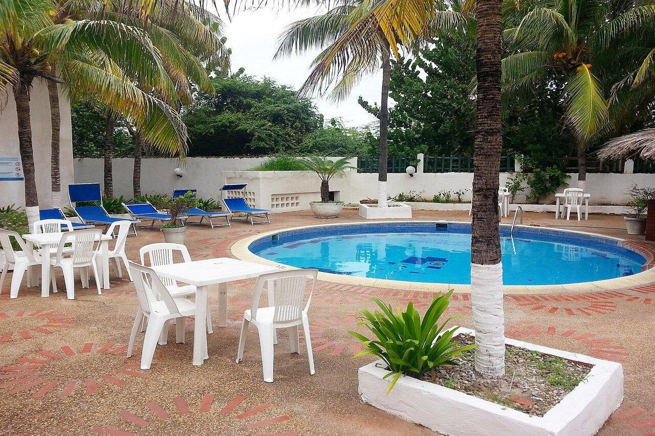 Hotel Golden Paradise Playa El Agua Bagian luar foto