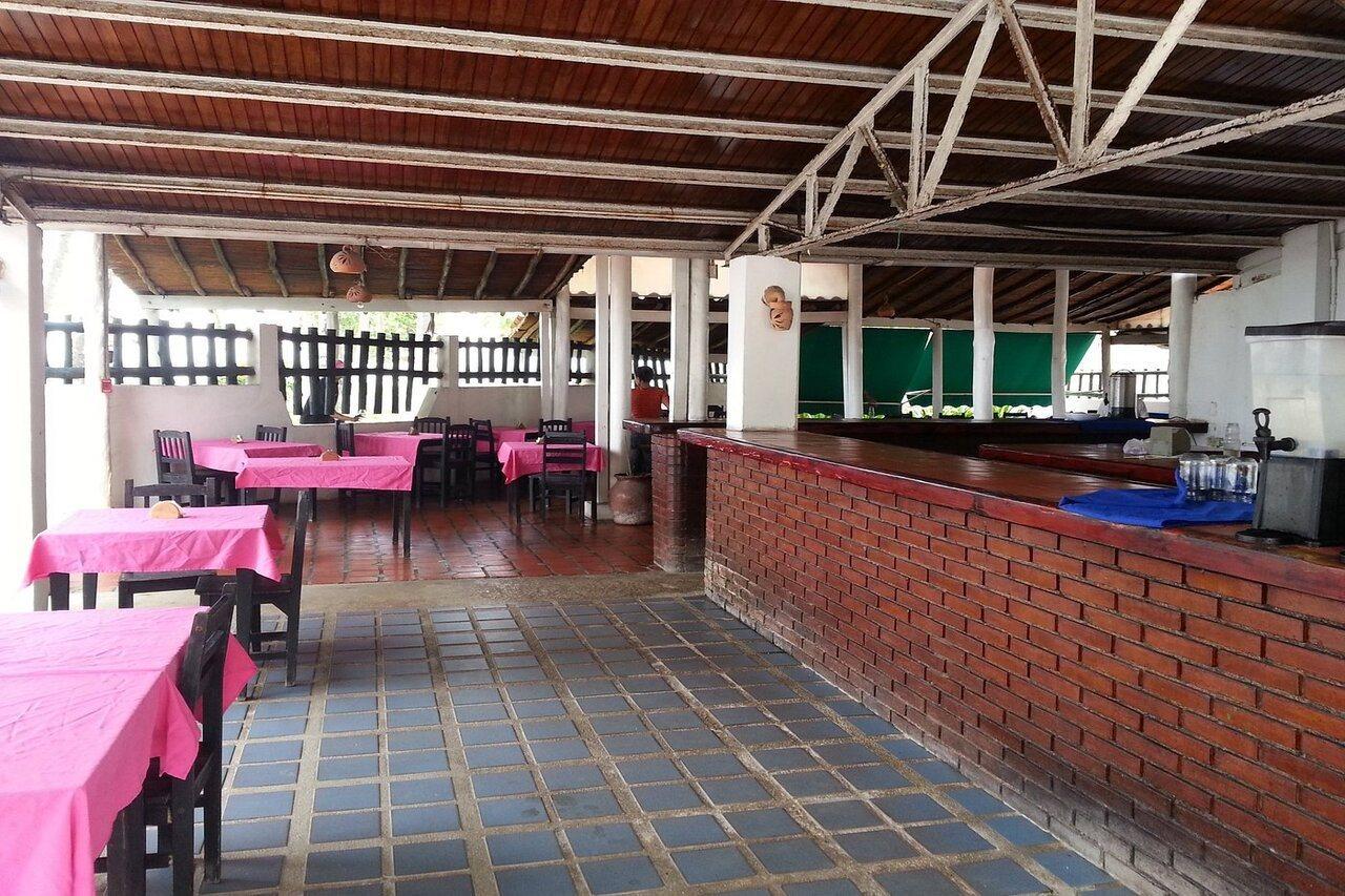 Hotel Golden Paradise Playa El Agua Bagian luar foto