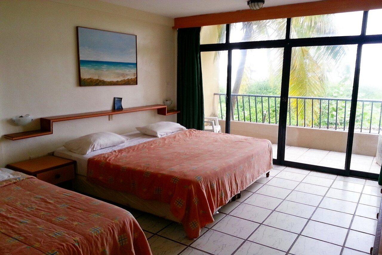 Hotel Golden Paradise Playa El Agua Bagian luar foto