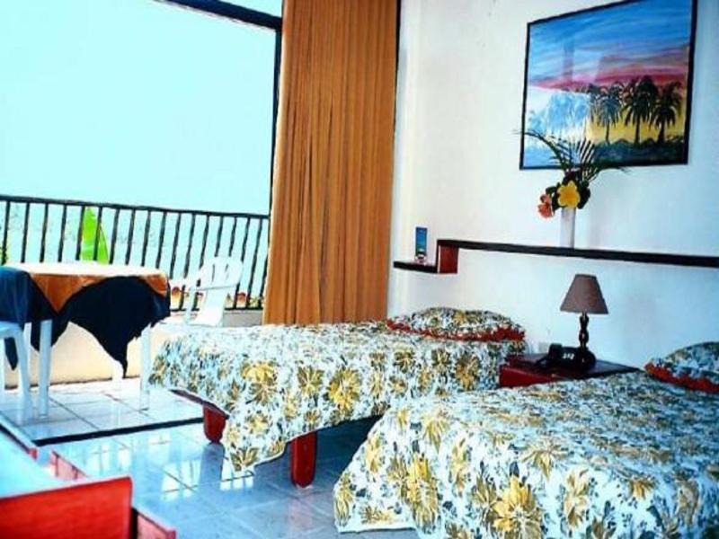 Hotel Golden Paradise Playa El Agua Bagian luar foto