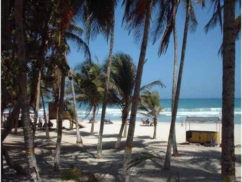 Hotel Golden Paradise Playa El Agua Bagian luar foto